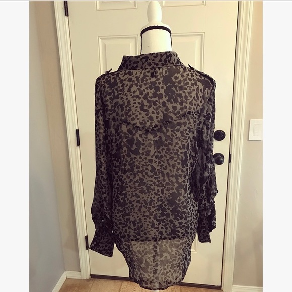 Rock & Republic Sheer Blouse - Picture 2 of 8